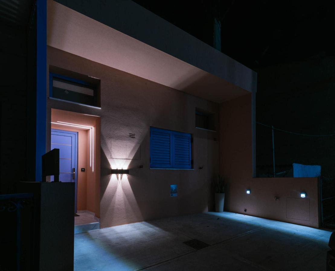 Suites De Luxe Katerina Kokkinos Pirgos Exterior photo