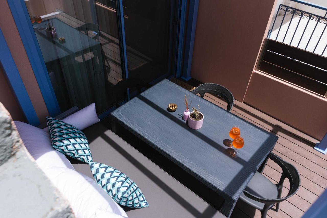 Suites De Luxe Katerina Kokkinos Pirgos Exterior photo